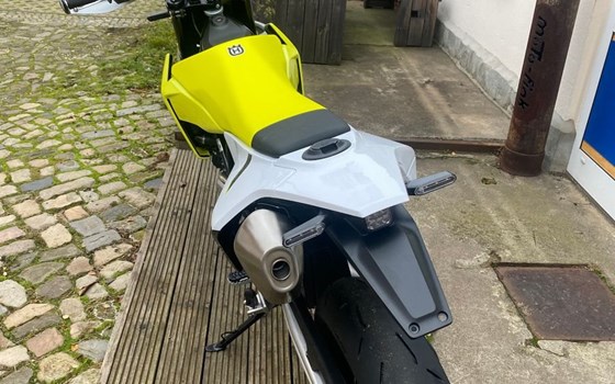 Neufahrzeug Husqvarna 701 Supermoto - Bild 4