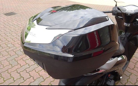 Gebrauchtmotorrad Honda SH125i - Bild 8