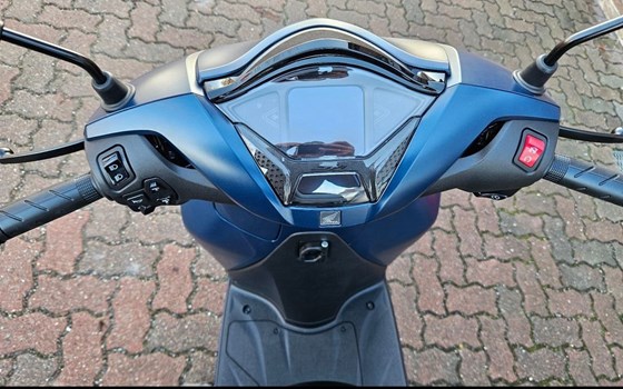 Gebrauchtmotorrad Honda SH350i - Bild 7