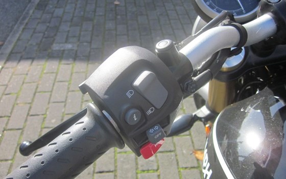 Gebrauchtmotorrad Triumph Speed 400 - Bild 10