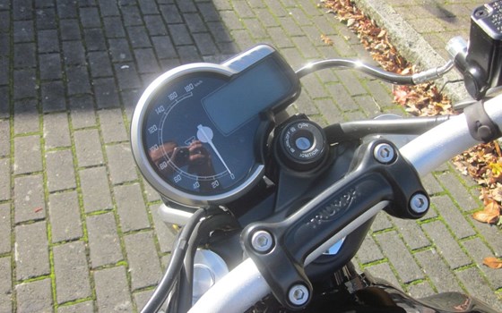 Gebrauchtmotorrad Triumph Speed 400 - Bild 11