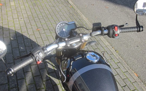 Gebrauchtmotorrad Triumph Speed 400 - Bild 17