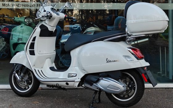 Gebrauchtmotorrad Vespa GTS 300 Super - Bild 2