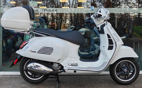 Gebrauchtmotorrad Vespa GTS 300 Super - Bild 3