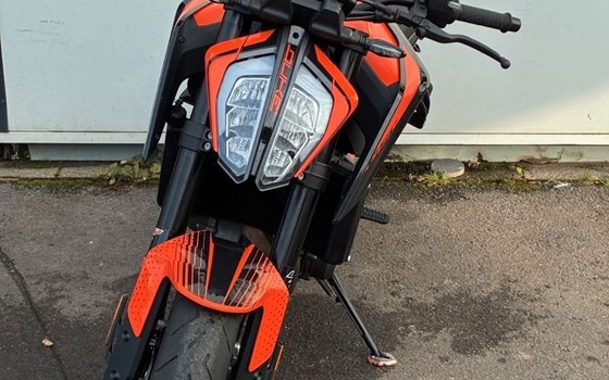 Gebrauchtmotorrad KTM 890 Duke L - Bild 4