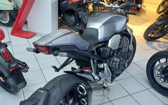 Gebrauchtmotorrad Honda CB1000R+ - Bild 12