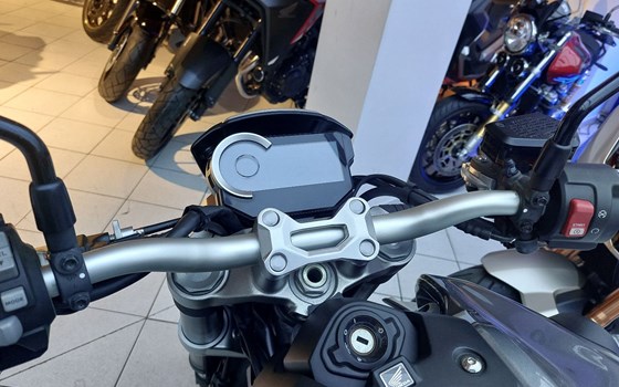 Gebrauchtmotorrad Honda CB1000R+ - Bild 8