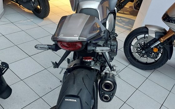 Gebrauchtmotorrad Honda CB1000R+ - Bild 9