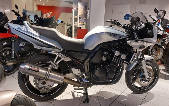 Gebrauchtmotorrad Yamaha FZS 600 Fazer - Bild 1