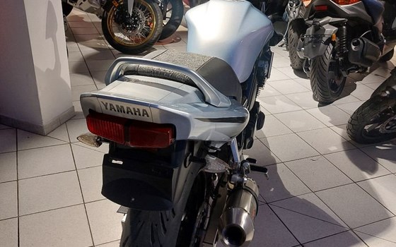 Gebrauchtmotorrad Yamaha FZS 600 Fazer - Bild 4