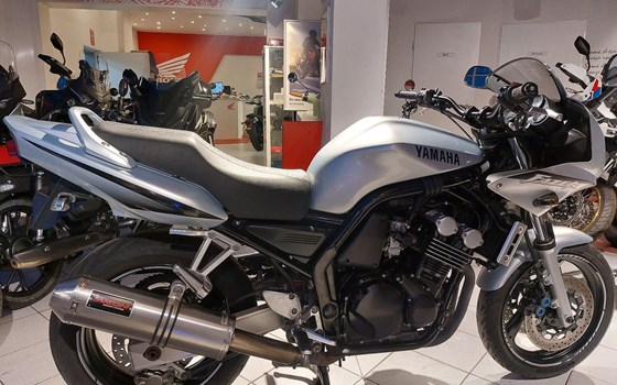 Gebrauchtmotorrad Yamaha FZS 600 Fazer - Bild 5