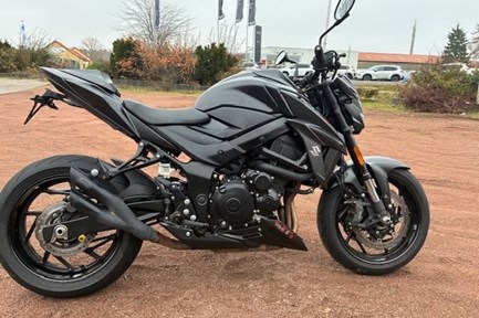 Suzuki GSX-S750