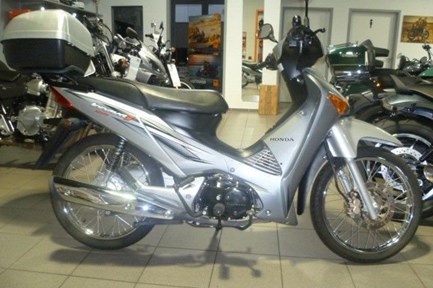 Honda ANF 125 Innova