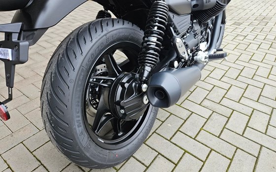 Neufahrzeug Moto Guzzi V7 Stone - Bild 13