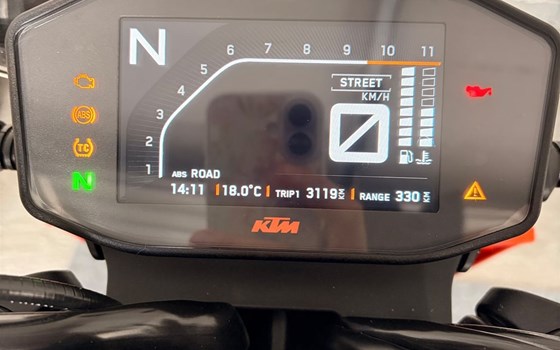 Gebrauchtmotorrad KTM 890 Duke GP - Bild 10