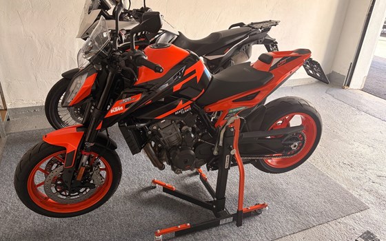 Gebrauchtmotorrad KTM 890 Duke GP - Bild 11