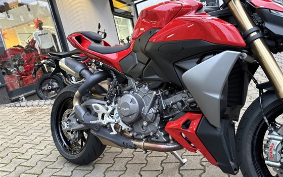 Gebrauchtmotorrad Ducati Streetfighter V2 - Bild 11