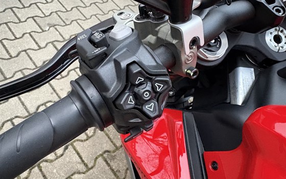 Gebrauchtmotorrad Ducati Streetfighter V2 - Bild 14
