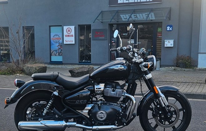 Royal Enfield Super Meteor 650