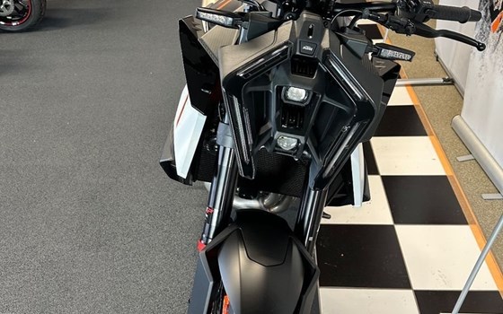 Neufahrzeug KTM 990 Duke R - Bild 7