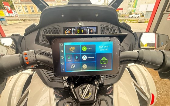 Gebrauchtmotorrad Can-Am Spyder RT - Bild 17