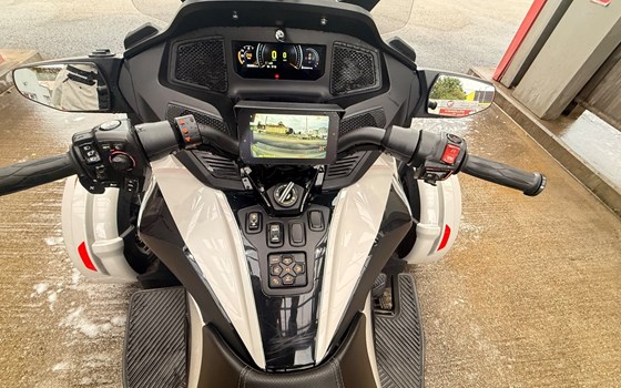 Gebrauchtmotorrad Can-Am Spyder RT - Bild 7