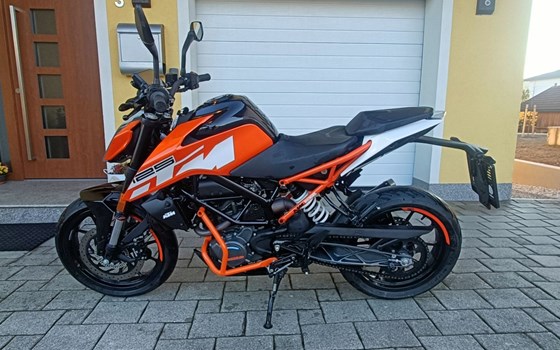 Gebrauchtmotorrad KTM 125 Duke - Bild 1