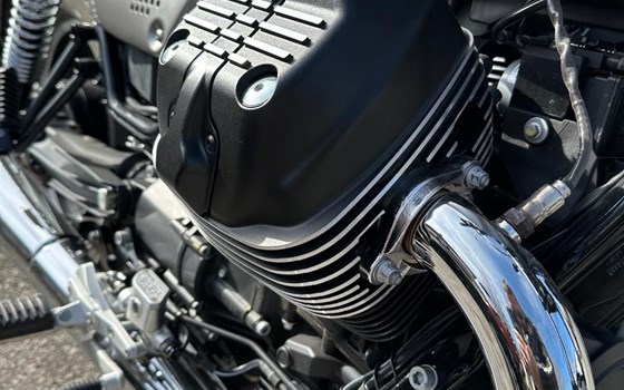 Gebrauchtmotorrad Moto Guzzi V9 Roamer - Bild 3