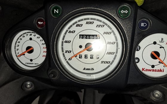 Gebrauchtmotorrad Kawasaki Ninja 250R - Bild 5