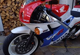 Gebrauchte Honda VFR 400 R (NC30)