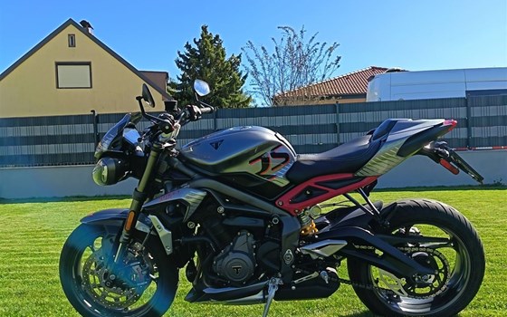 Gebrauchtmotorrad Triumph Street Triple 765 RS - Bild 1