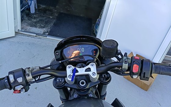 Gebrauchtmotorrad Triumph Street Triple 765 RS - Bild 9