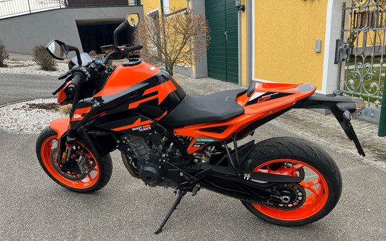 Gebrauchtmotorrad KTM 890 Duke GP - Bild 1
