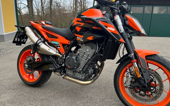 Gebrauchtmotorrad KTM 890 Duke GP - Bild 3