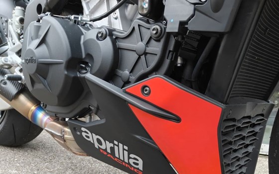 Gebrauchtmotorrad Aprilia Tuono V4 1100 Factory - Bild 13