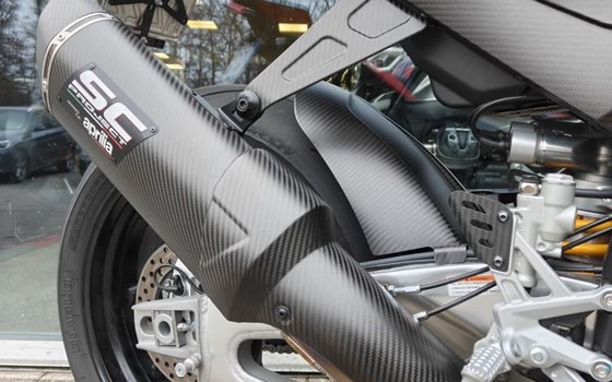 Gebrauchtmotorrad Aprilia Tuono V4 1100 Factory - Bild 7