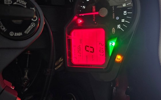 Gebrauchtmotorrad Aprilia RSV 1000 R (RSV Mille R) - Bild 8