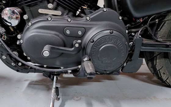 Gebrauchtmotorrad Harley-Davidson Sportster XL 883 N Iron - Bild 8