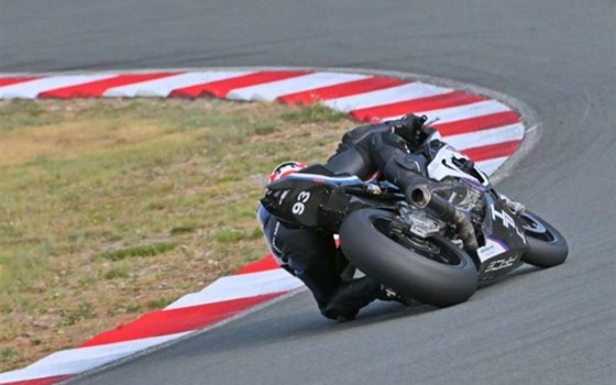 Gebrauchtmotorrad BMW S 1000 RR - Bild 4