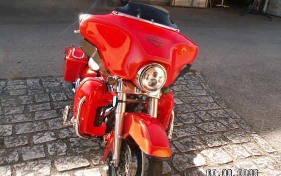 Gebrauchtmotorrad Harley-Davidson Street Glide FLHX - Bild 1