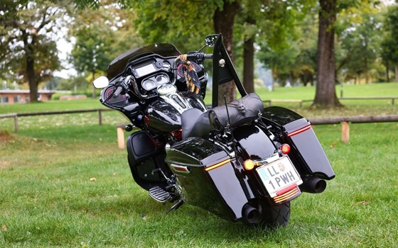 Gebrauchtmotorrad Harley-Davidson Road Glide FLTRX - Bild 1