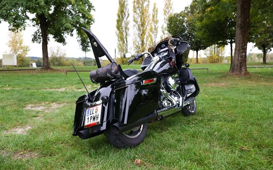 Gebrauchtmotorrad Harley-Davidson Road Glide FLTRX - Bild 12