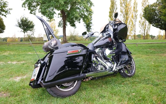Gebrauchtmotorrad Harley-Davidson Road Glide FLTRX - Bild 13