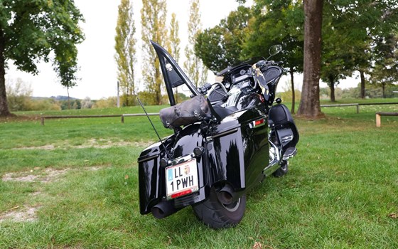 Gebrauchtmotorrad Harley-Davidson Road Glide FLTRX - Bild 18