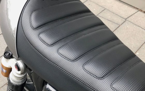 Gebrauchtmotorrad Triumph Thruxton 1200R - Bild 2