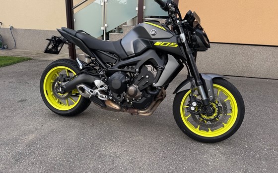 Gebrauchtmotorrad Yamaha MT-09 - Bild 1