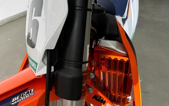 Gebrauchtmotorrad KTM 450 SX-F Factory Edition - Bild 6