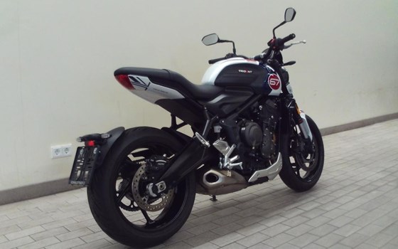 Gebrauchtmotorrad Triumph Trident 660 Triple Tribute - Bild 3