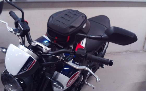 Gebrauchtmotorrad Triumph Trident 660 Triple Tribute - Bild 8