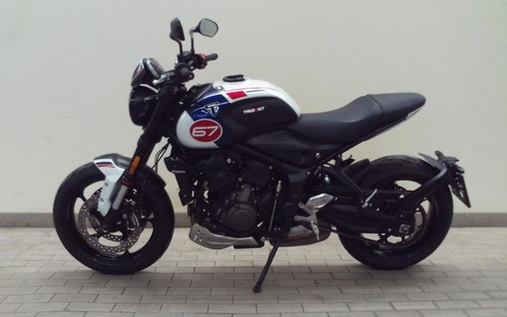 Gebrauchtmotorrad Triumph Trident 660 Triple Tribute - Bild 9